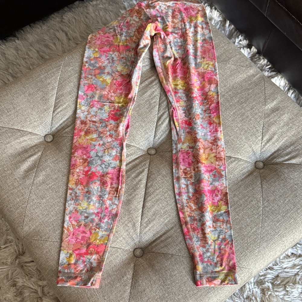 LULULEMON Align floral leggings. Size 4 - Picture 7 of 7